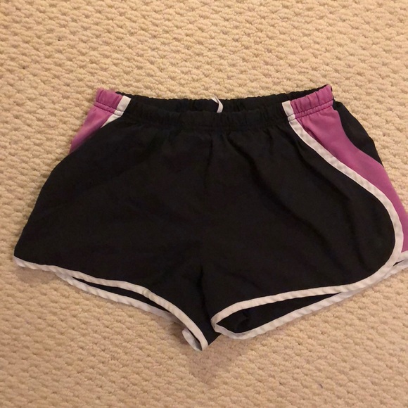 4 pairs of new balance shorts - Picture 4 of 5